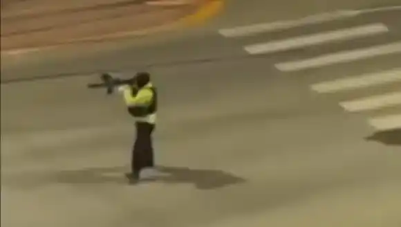 Innovador: la policía de Ushuaia usó pistolas de paintball para marcar motos que evadían controles