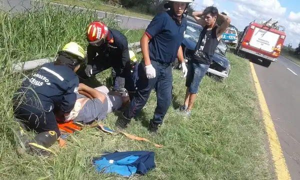 Padre e hijo chocaron cerca del santuario de Gilda en la Ruta 12