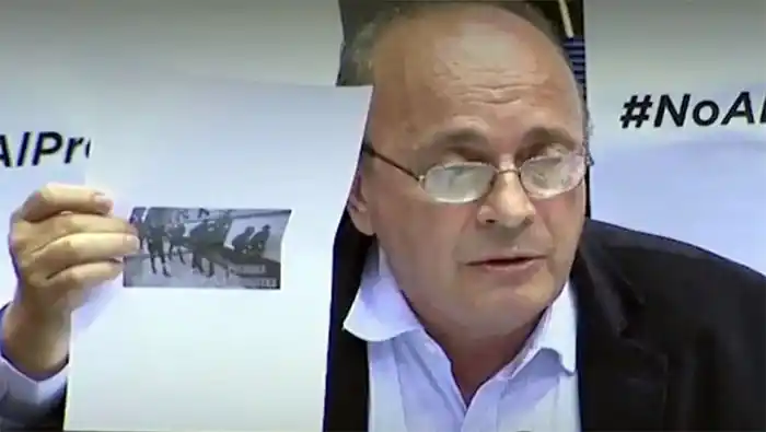 Leopoldo Moreau mintió al mostrar una foto