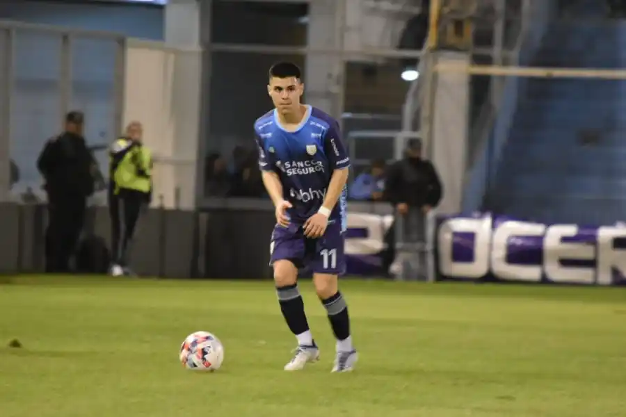 Alex Luna jugando para el primer equipo de Atlético. Gentileza: Prensa AR