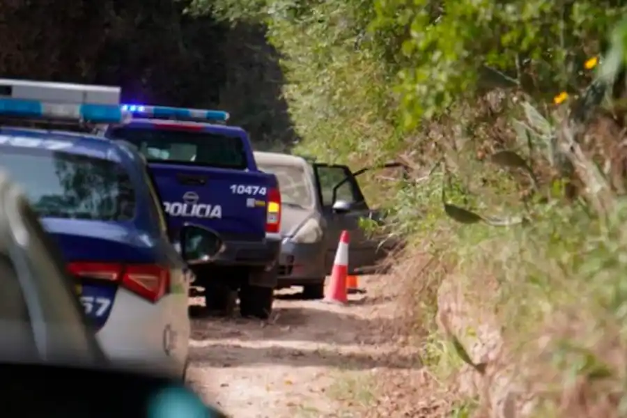 Encontraron el cuerpo de un hombre con un disparo dentro de su auto