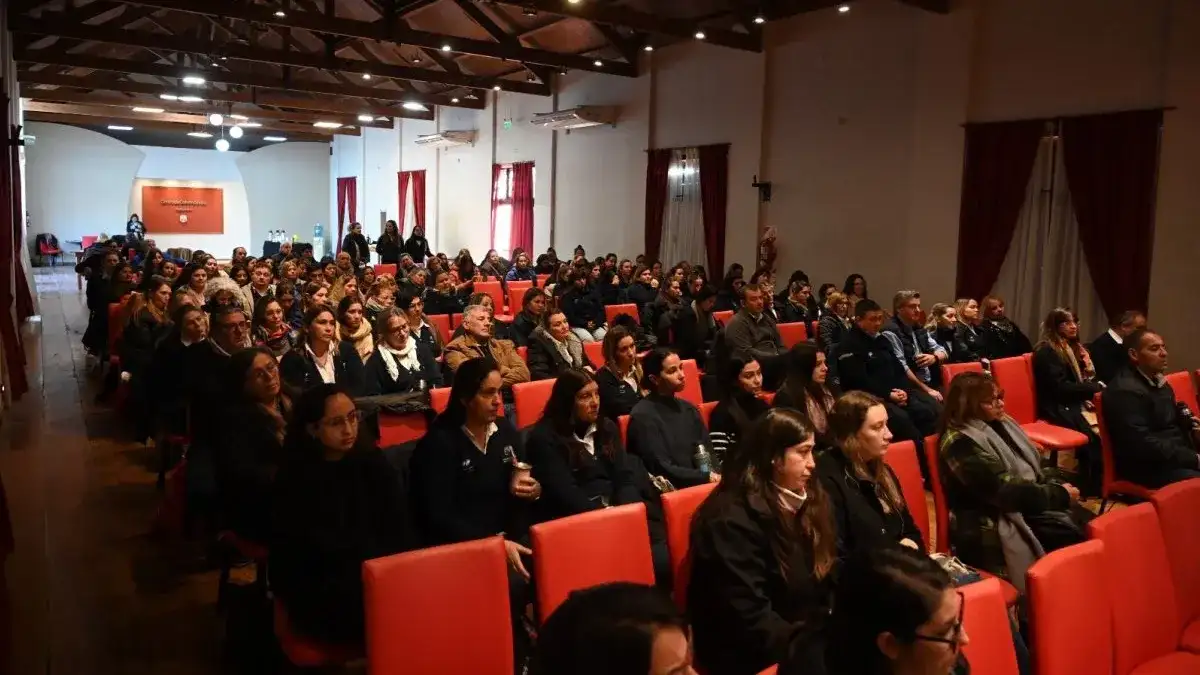 Capacitaron a más de 170 trabajadores en el abordaje de consumos problemáticos