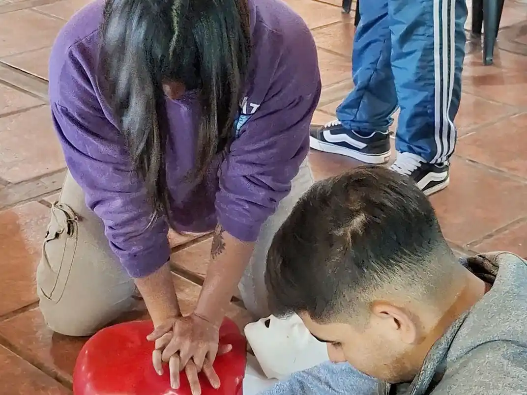 Docentes participan de las capacitaciones de RCP en la provincia