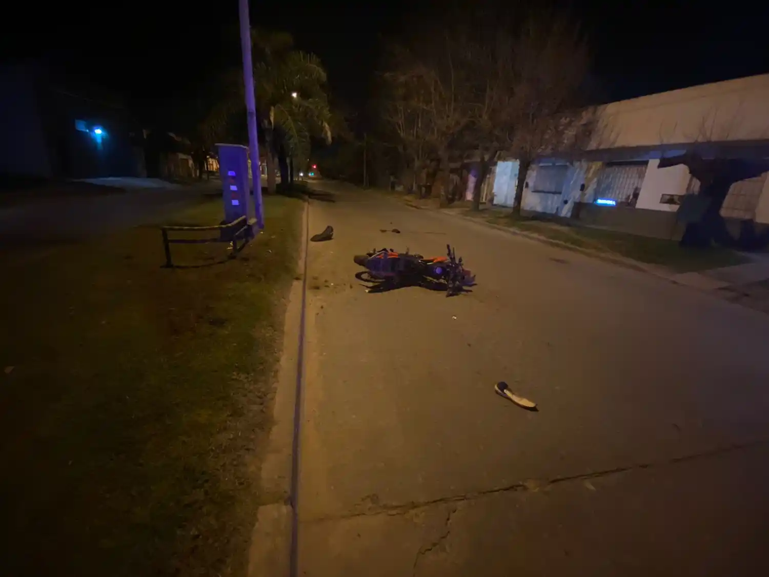Trasladaron a Mercedes al motociclista accidentado en la avenida 3 de Febrero