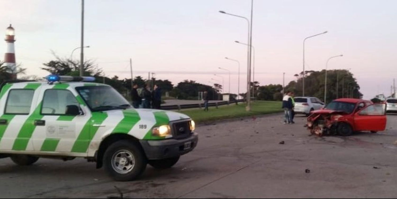 Cuádruple choque a metros del faro