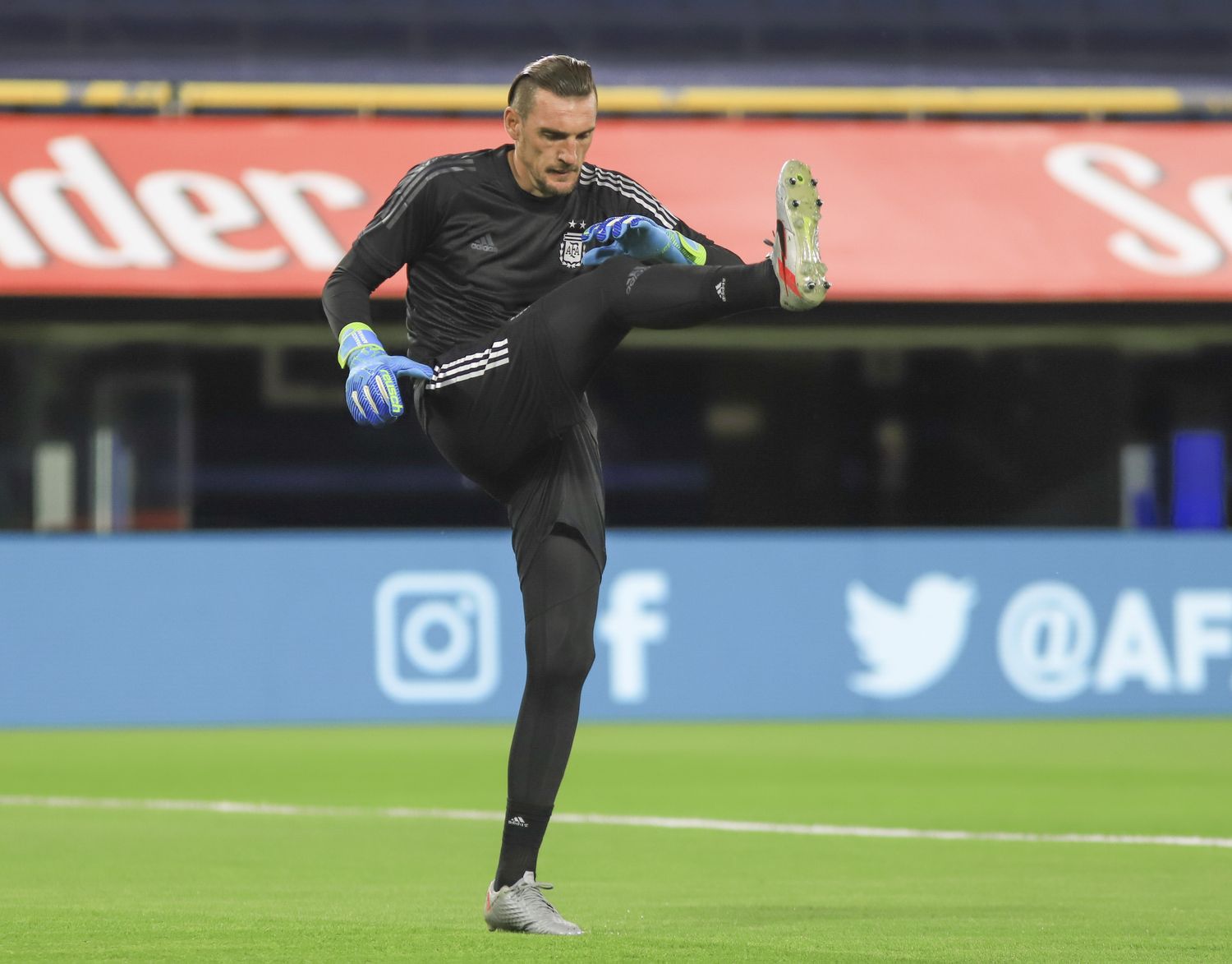 Gallardo vuelve a lidiar con numerosas ausencias