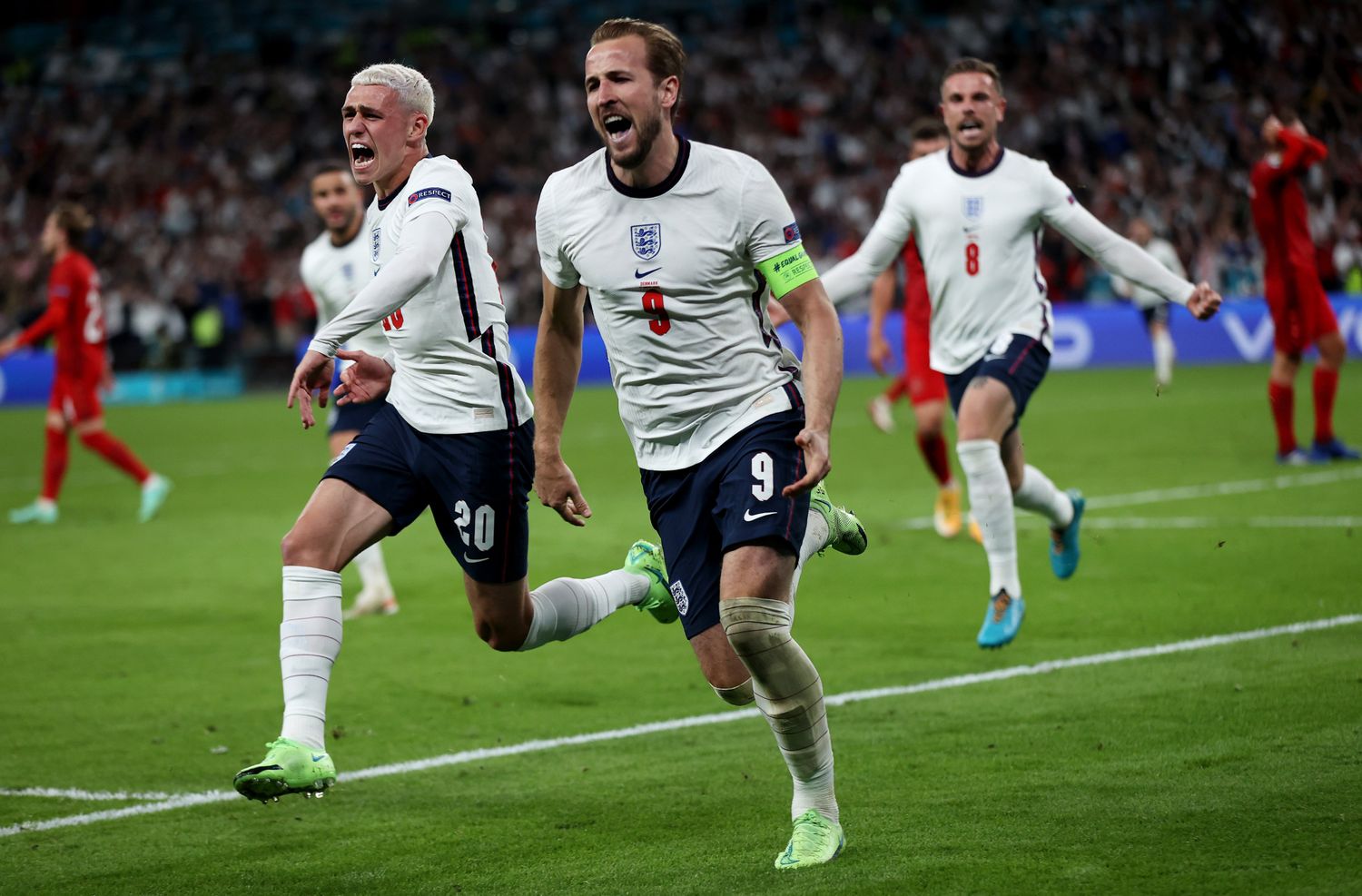 Foden, Kane y Henderson, protagonistas de Inglaterra.