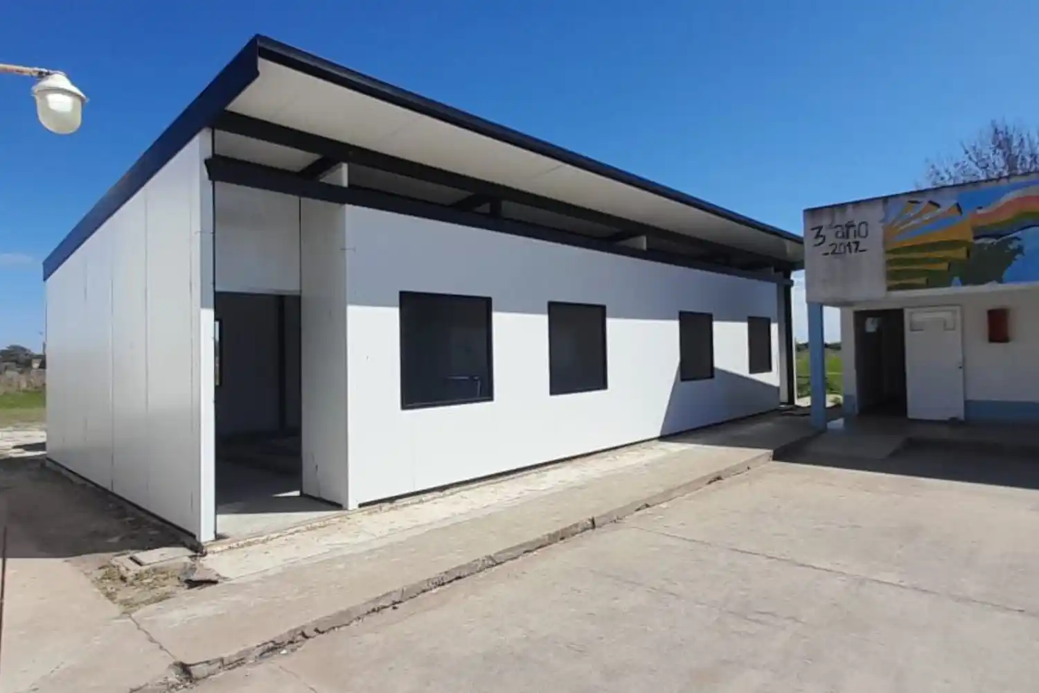 Suman aulas en escuela de Raíces Oeste