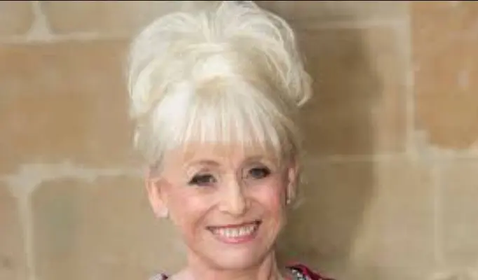 Fallece la actriz británica Barbara Windsor