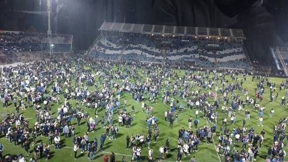 Graves incidentes en Gimnasia-Boca: un hombre murió de un infarto