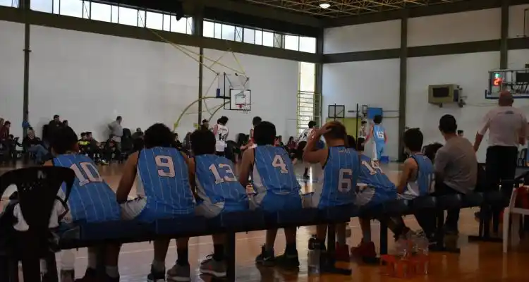 Las inferiores de Náutico jugaron en Zárate