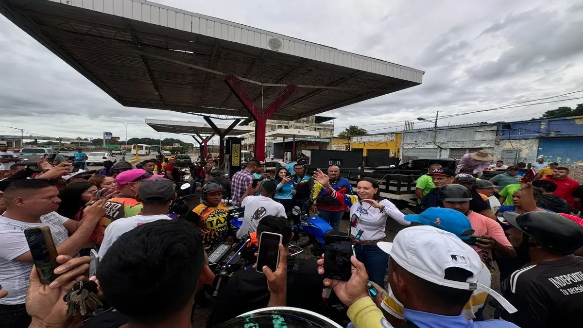 ¡NADA LA DETIENE! Maria Corina quiso echar gasolina en Cojedes, le cortaron la luz a la estación de servicio y esto respondió (+Videos)