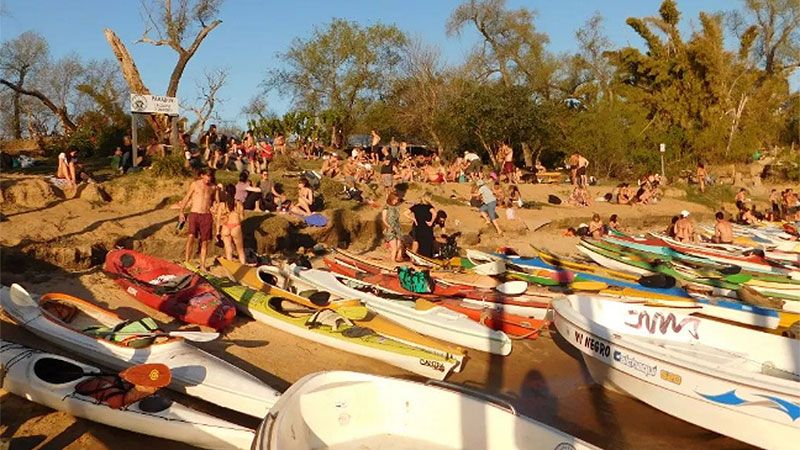 Habilitan una playa en Entre Ríos para hacer topless