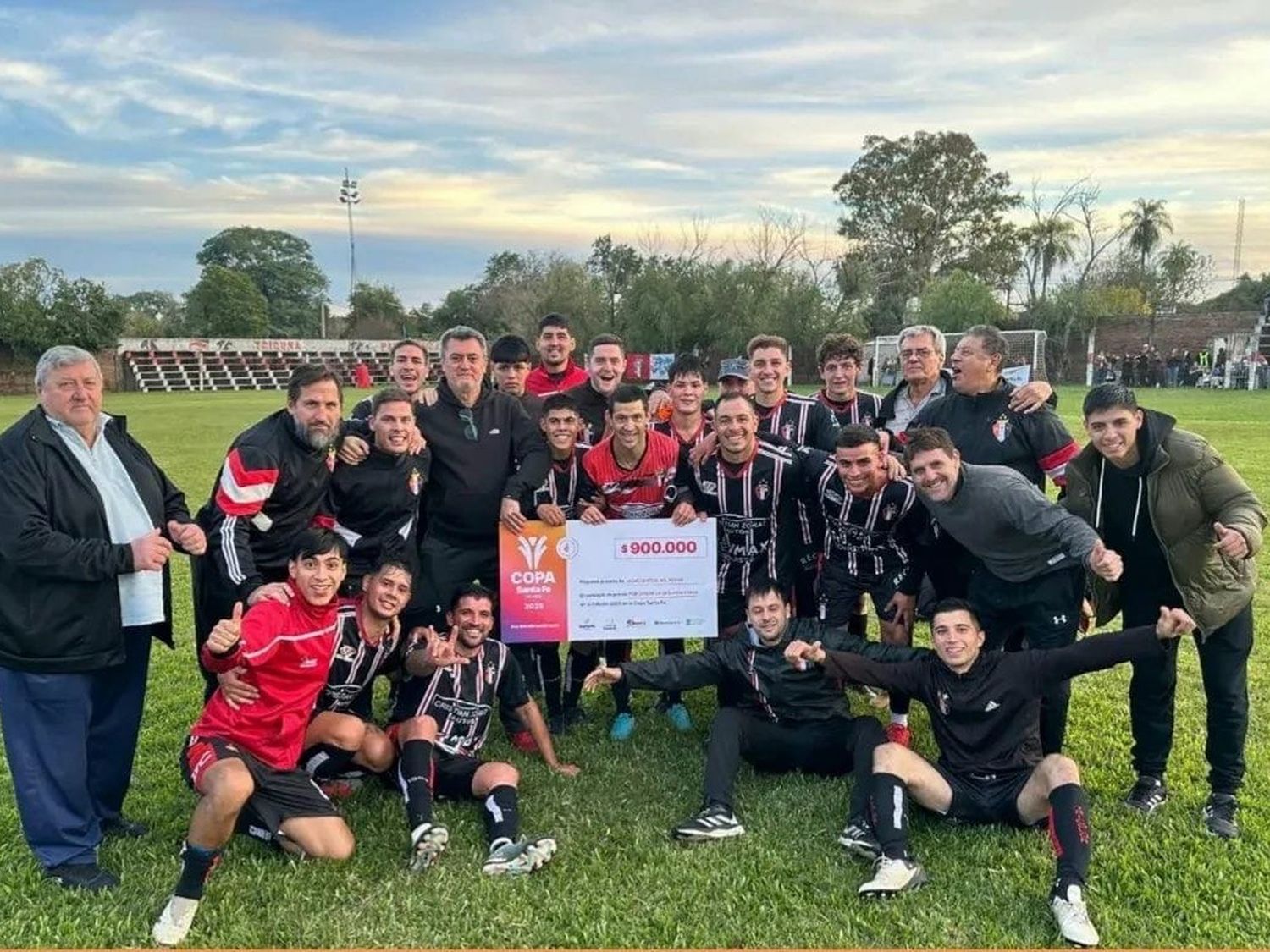 Atlético y Tiro pasó a la tercera ronda