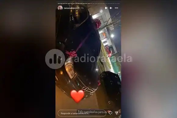L-Gante le envió de regalo a Tamara Báez un Mercedes Benz: “De parte de tu amor”