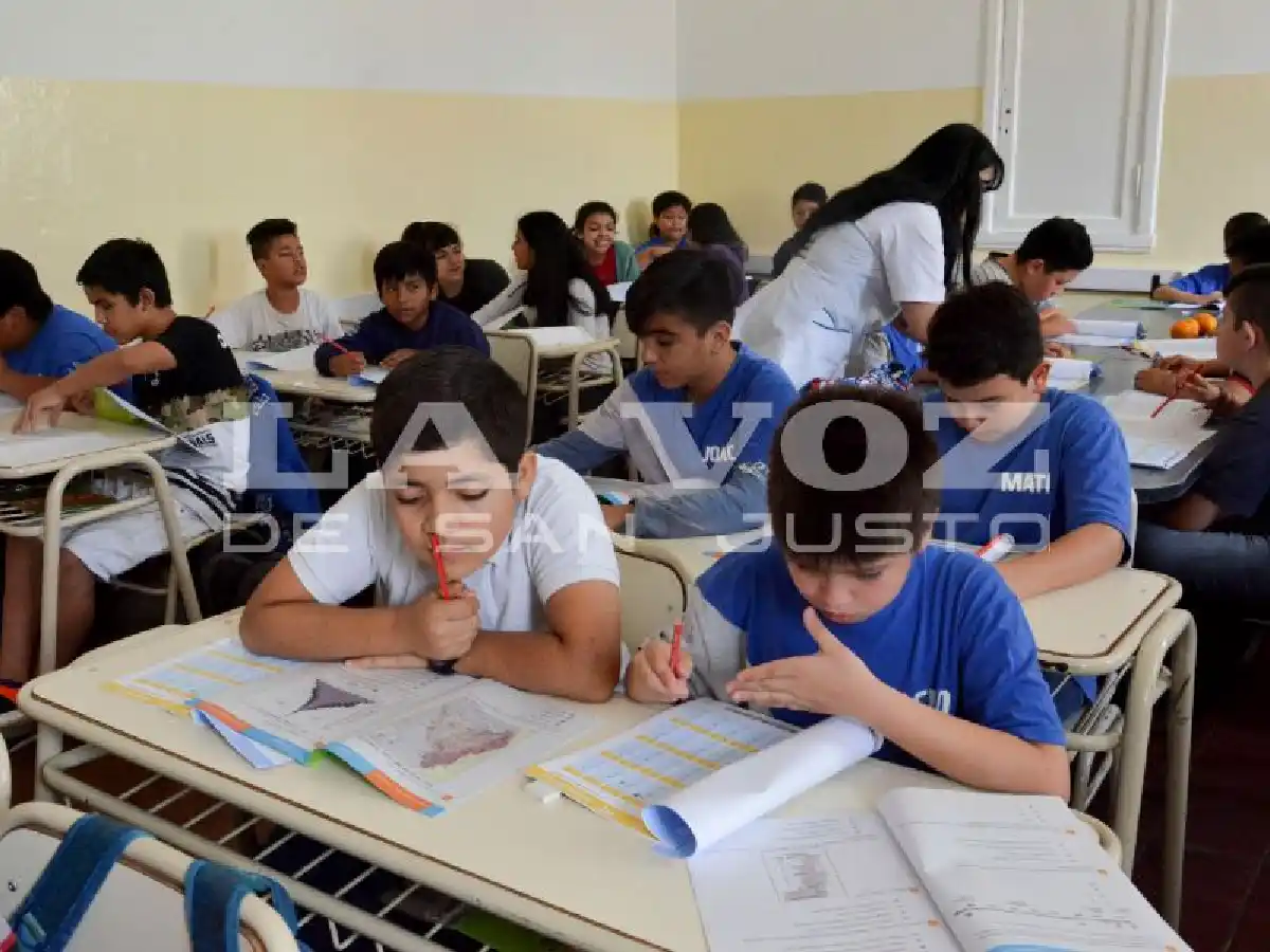 Alumnos de 6° grado se prueban este jueves en la Evaluación Aprender 2018