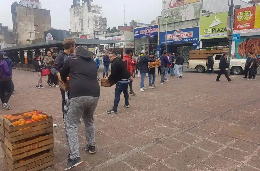 «Feria libre de inflación»: productores rosarinos ofrecen alimentos a precios muy bajos para paliar la crisis