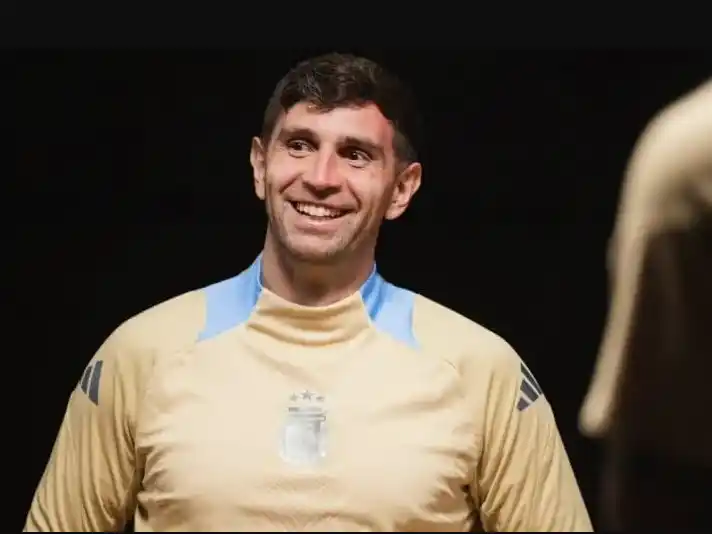 La sorprendente promesa que hizo Dibu Martínez para el próximo Mundial