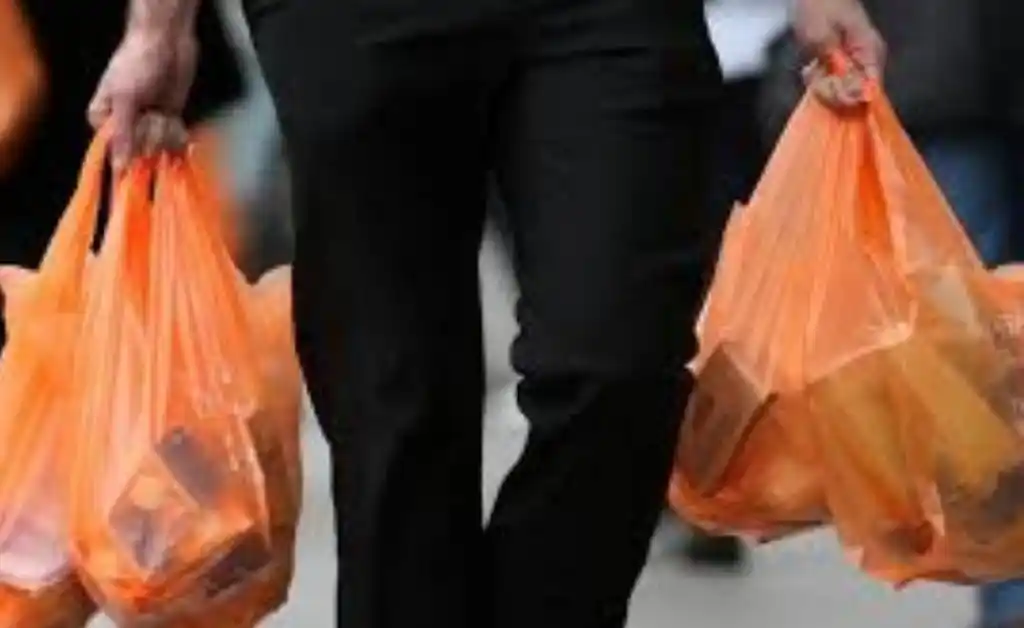 En Coronda se prohibirá el expendio de bolsas plásticas a partir de 2021