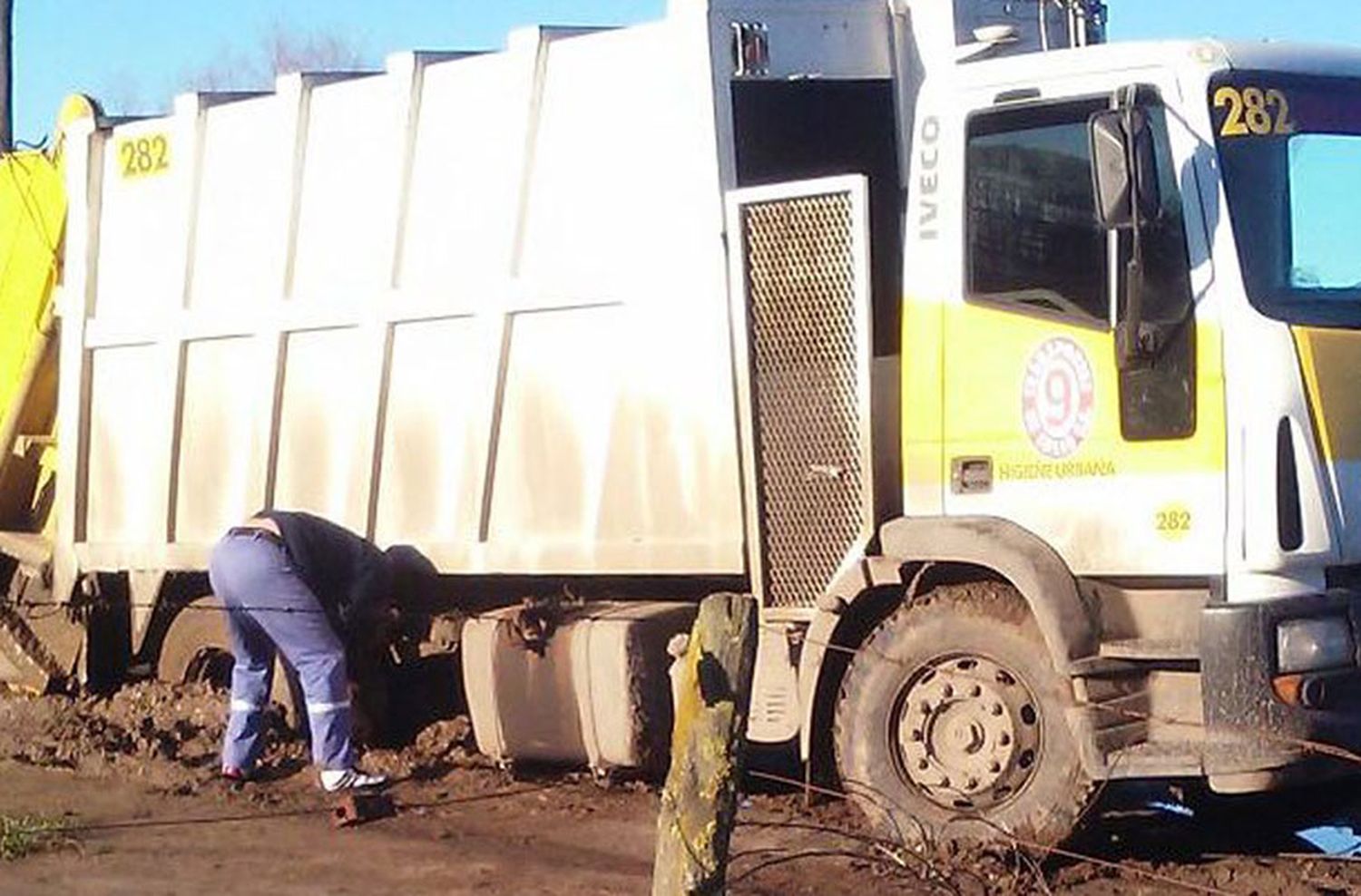 Camioneros se quejan del trato que reciben cuando llegan con mercadería a municipios