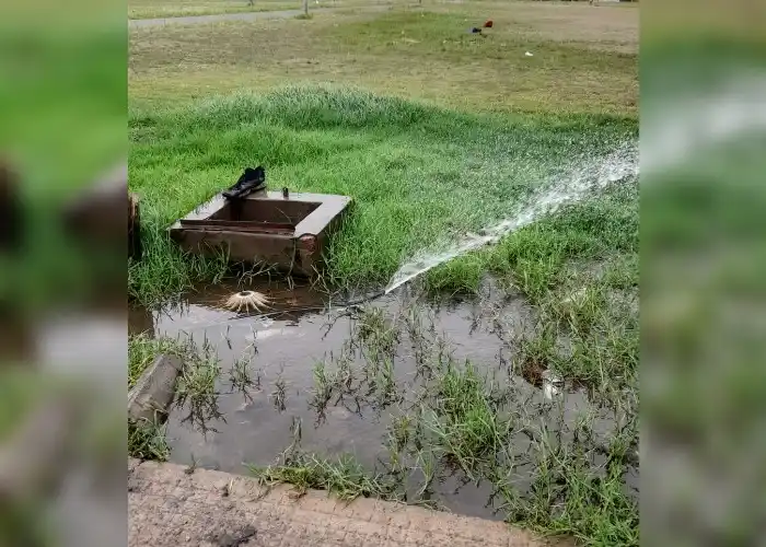 Siguen los reclamos por la perdida de agua en Campito Paraná