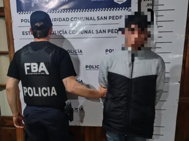 El motociclista fue aprehendido y trasladado a la Comisaría.