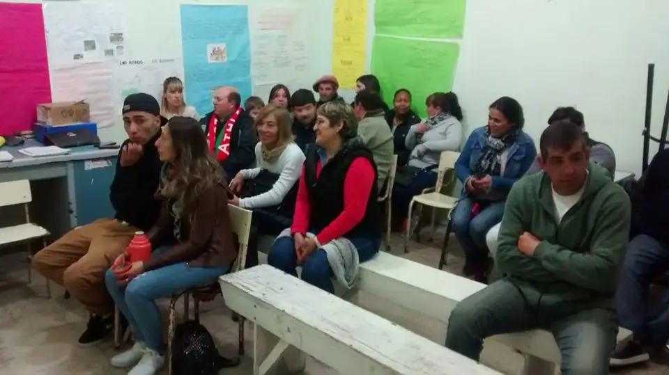 Avanzan los encuentros entre autoridades educativas y padres,