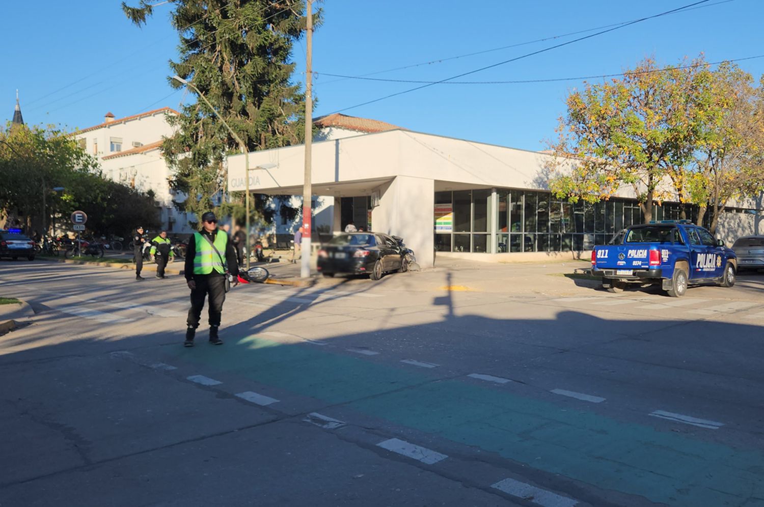 Casi termina dentro de la Guardia del Hospital con el auto | Crédito: RADIO RAFAELA - 2