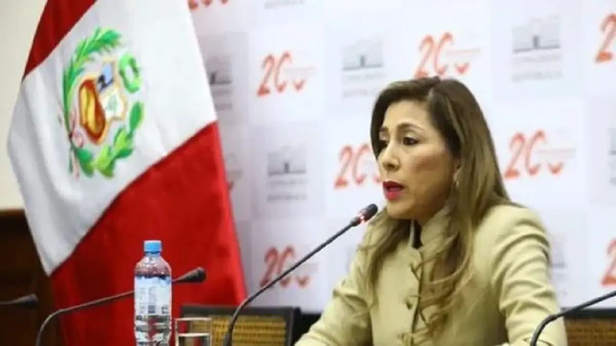 NO SALEN DE UNA CRISIS: Congreso peruano destituye a su presidenta por  corrupción