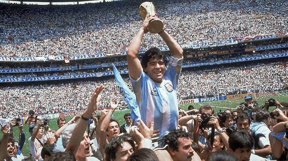 El magnetismo de un Maradona de película llegó a Cannes