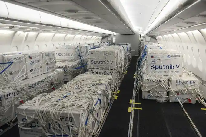 Se acelera el proceso de vacunación para paliar la segunda ola: Llegaron 815.150 dosis de la Sputnik V