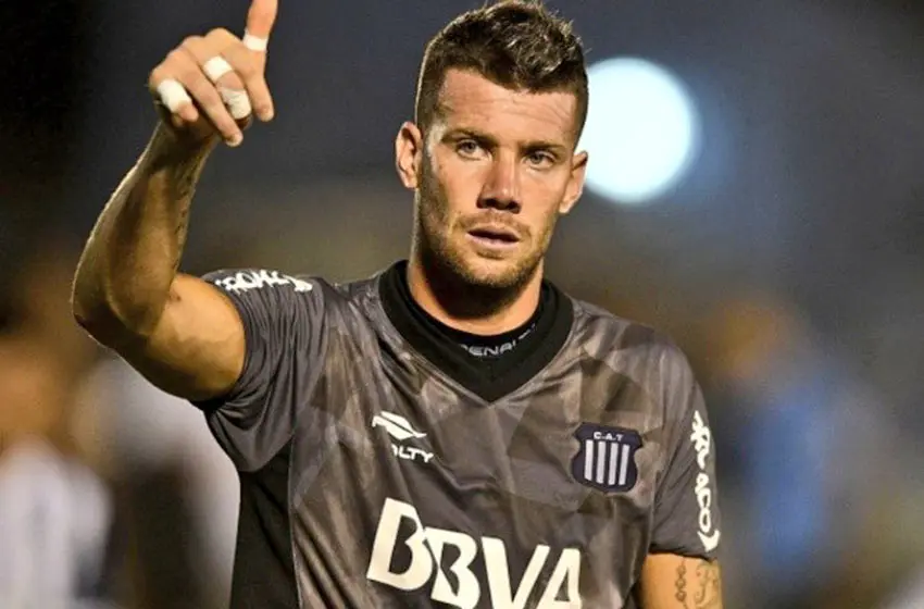 Se lesionó Armani y convocaron a Guido Herrera