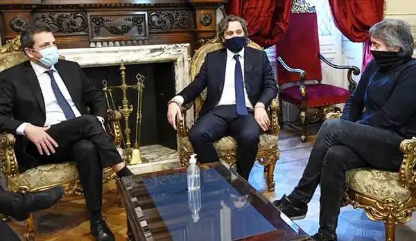 Los coroneles de Cristina frente a la mesa de arena