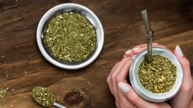 Compañero en la cuarentena ¿El mate nos hace más felices?