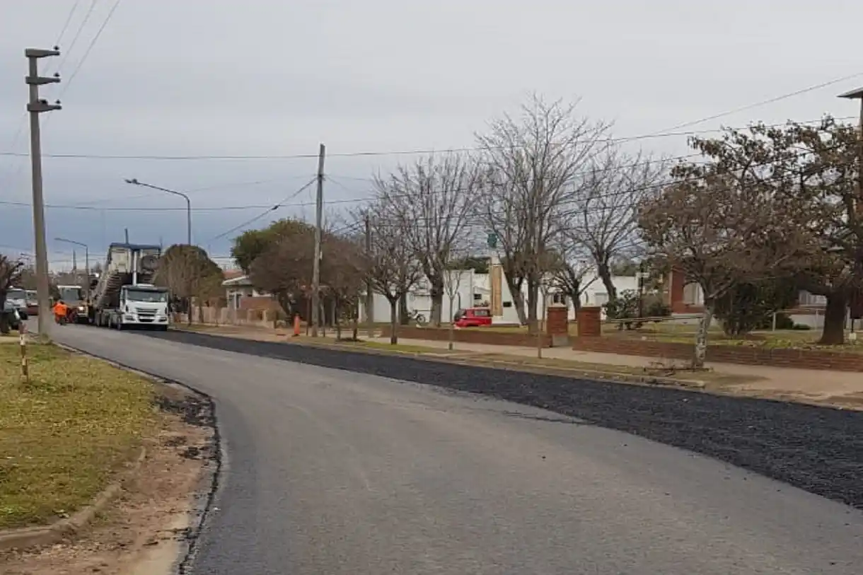 Asfaltan el acceso y casi la mitad de las calles de la Aldea San Antonio