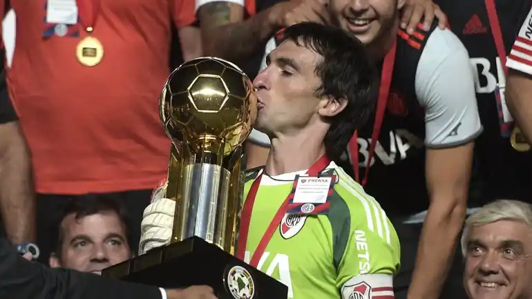 Barovero blindó el arco de River y fue la gran figura de la Recopa