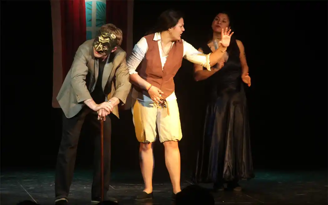 “Los chicos salen muy contentos del teatro y nos deja muy felices al grupo de organizadores”