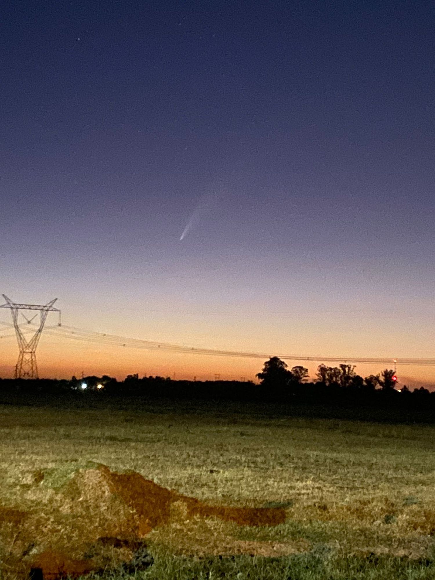 Las mejores fotos del cometa Atlas surcando el cielo de Gualeguaychú y Pueblo Belgrano