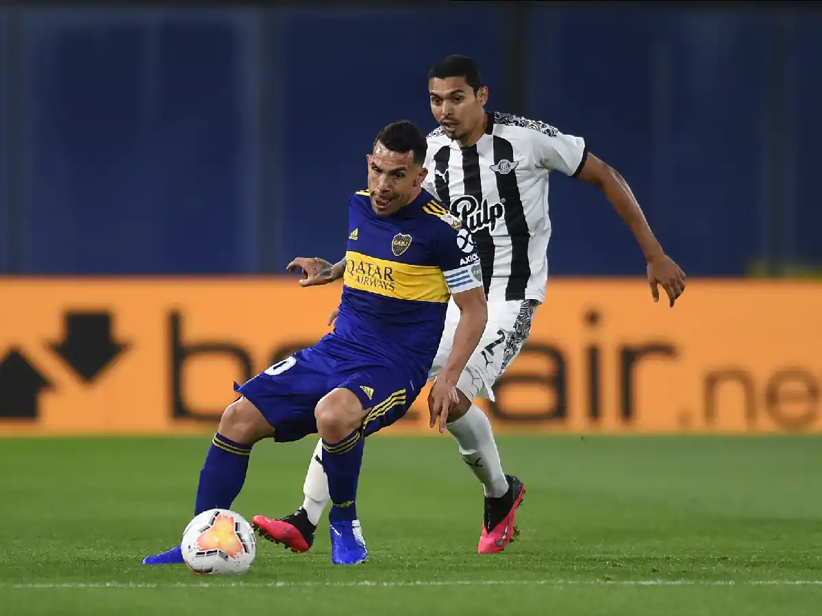 Boca empató con Libertad y se metió en octavos