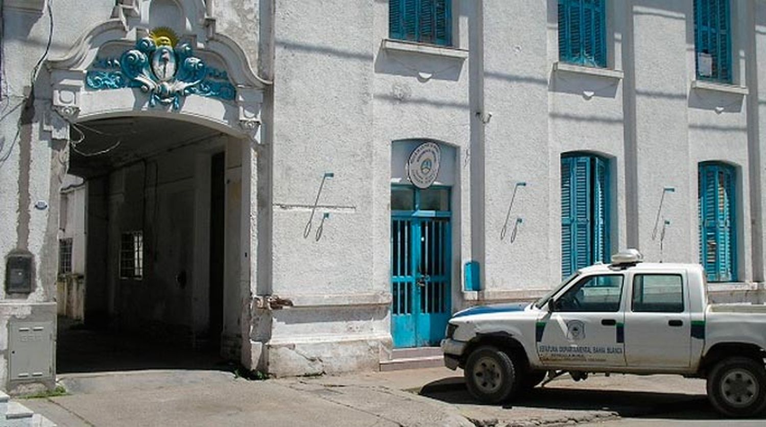 Punta Alta: Golpeó a su pareja y la obligó a tomar combustible