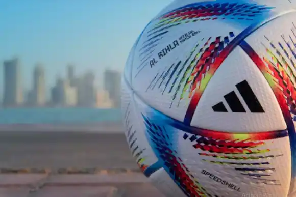 Guía Qatar 2022: aconsejan evitar demostraciones públicas de afecto entre personas del mismo sexo