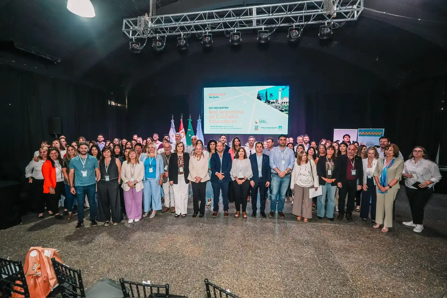 San Vicente expuso su experiencia en robótica educativa en el VIII Encuentro de la Red Argentina de Ciudades Educadoras - 1