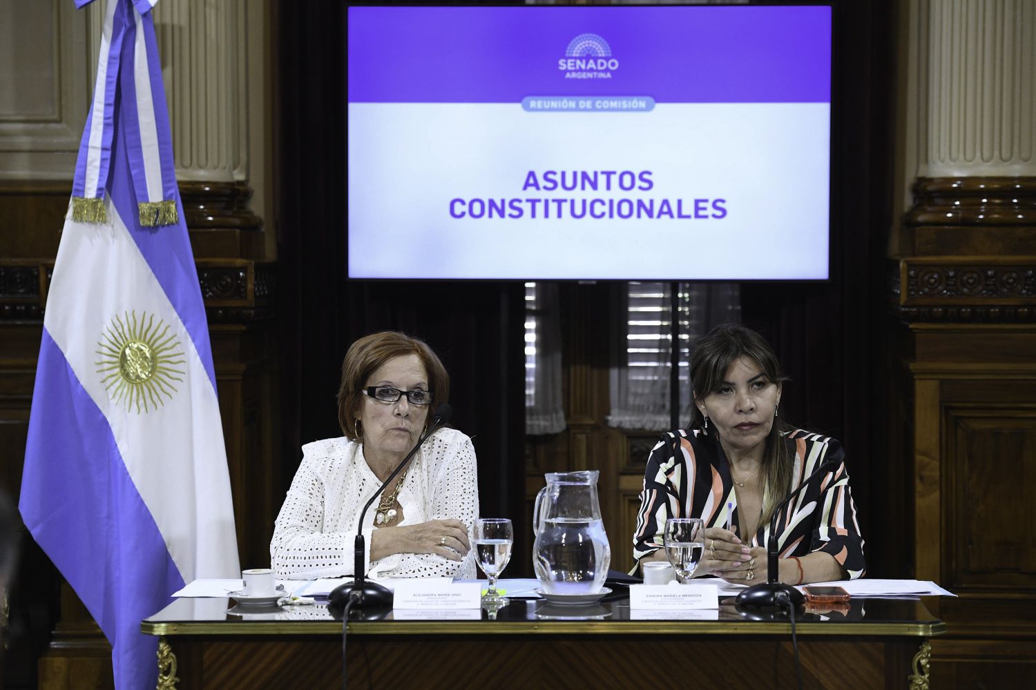 Las senadoras Alejandra Vogo y Sandra Mariela Mendoza, durante la reunión de ayer.