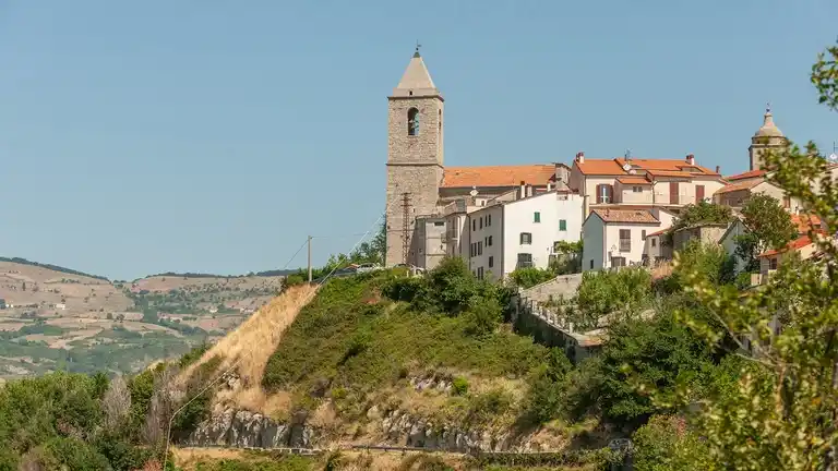 Postal de Molise, una de las regiones de Italia que busca personas para que se muden allí. (Getty Images)