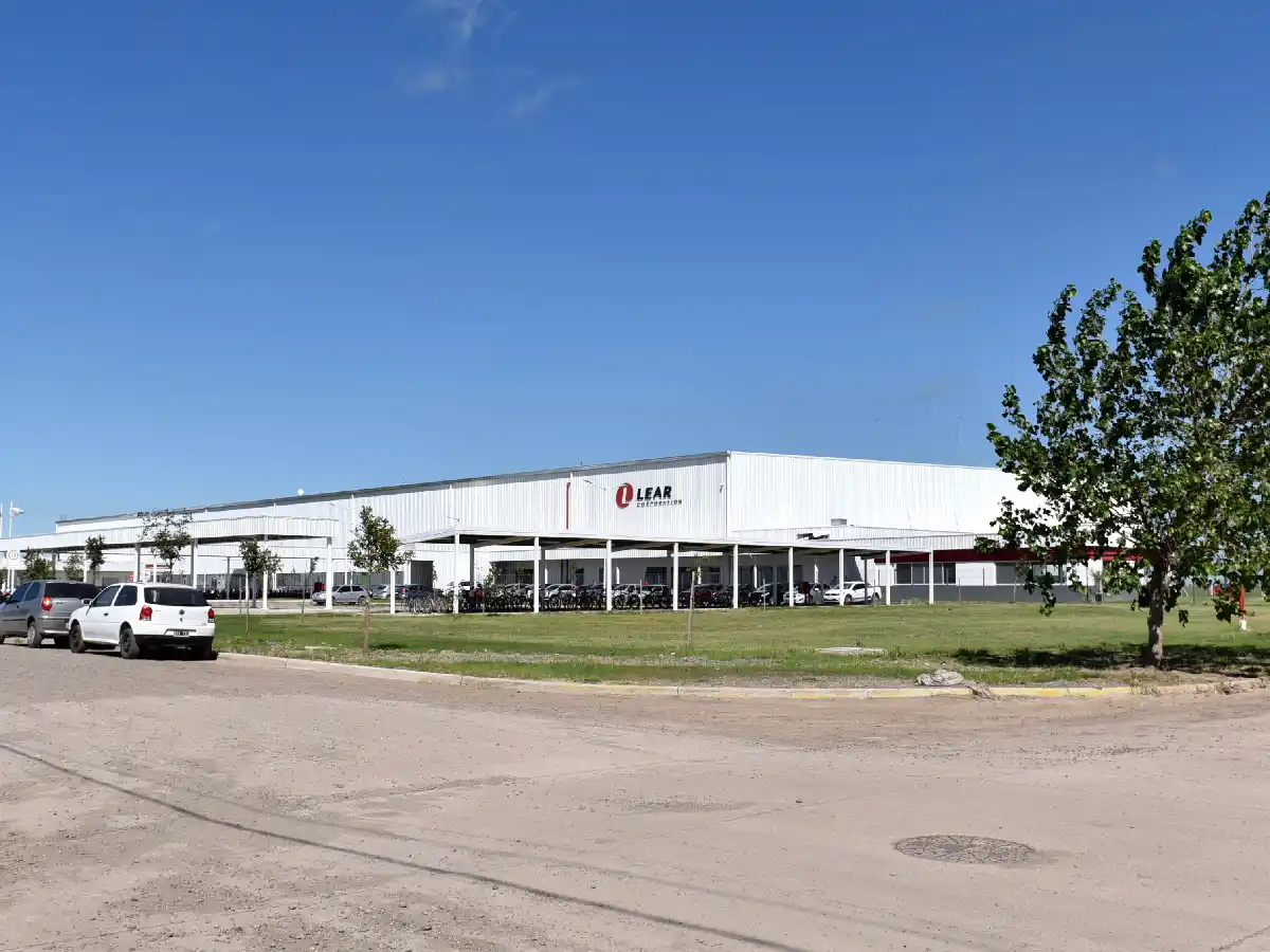 Lear recorta su producción y se alista para una economía sigue en recesión