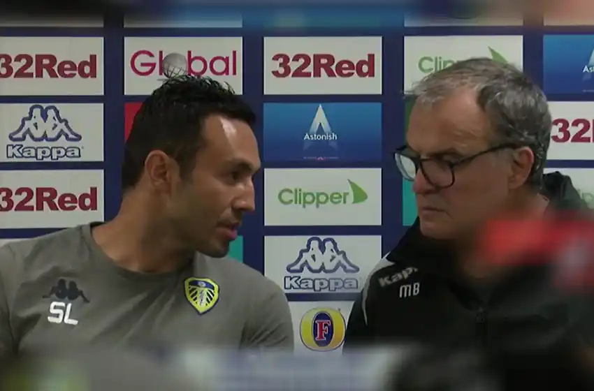 Video: otra insólita reacción de Bielsa en conferencia de prensa