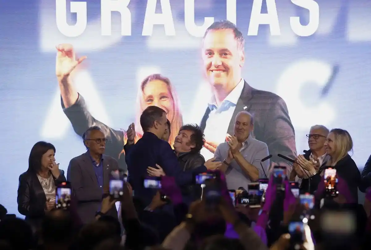 Javier Milei festejó el triunfo en CABA: “Se pintó de violeta el bastión amarillo y ahora tenemos que pintar el país”