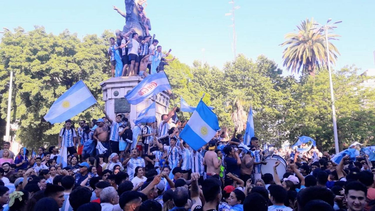 Los concordienses volvieron a salir a la calle luego de un nuevo  triunfo de la selección