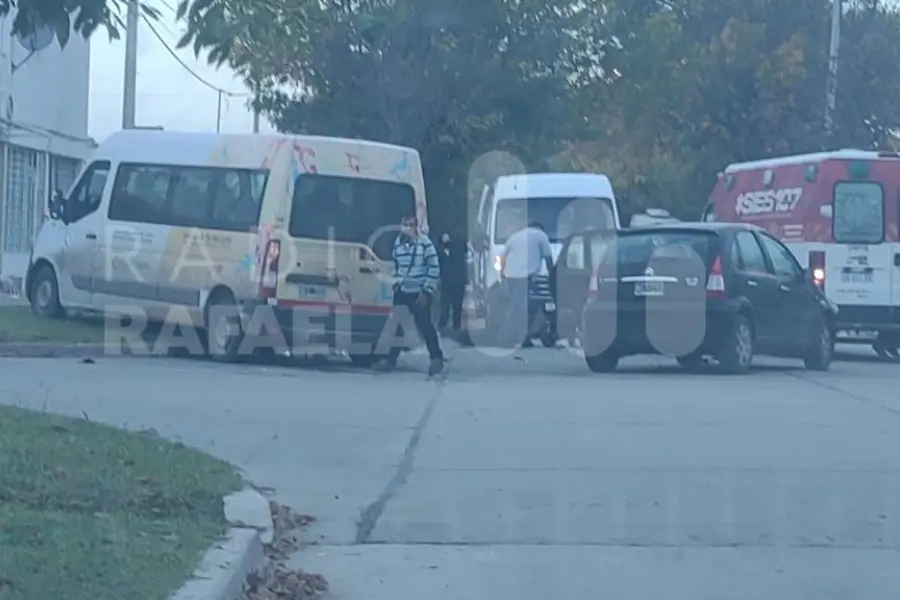 HACE INSTANTES | Violento accidente de tránsito acabó con una trafic en la vereda