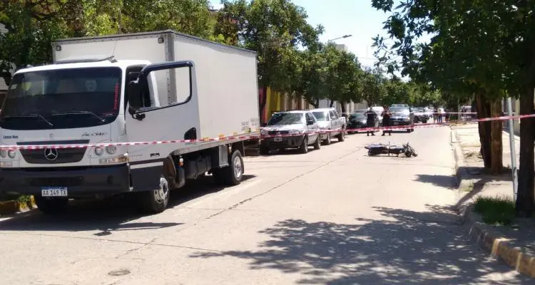 Tiroteo ente policías y delincuentes en Rivadavia y Oliveira Cézar